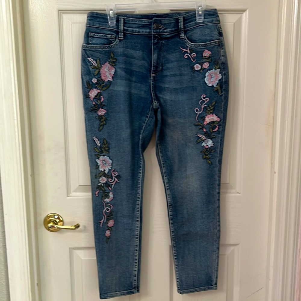 St John’s Bay Embroidered Skinny Jeans.  Size 10